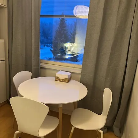 For 4 People With Free Parking! קמי