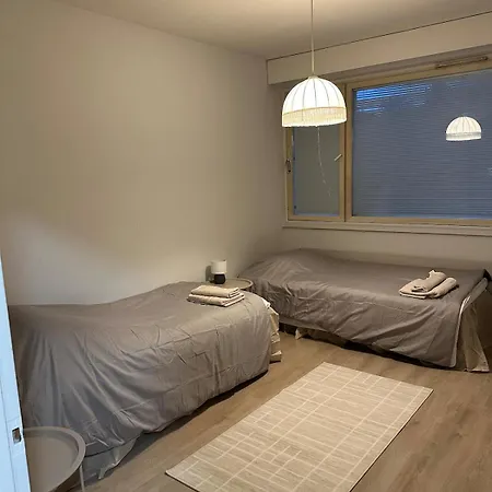 For 4 People With Free Parking! קמי