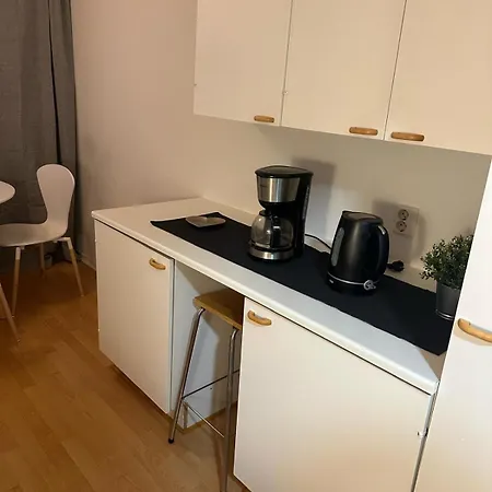 For 4 People With Free Parking! * קמי